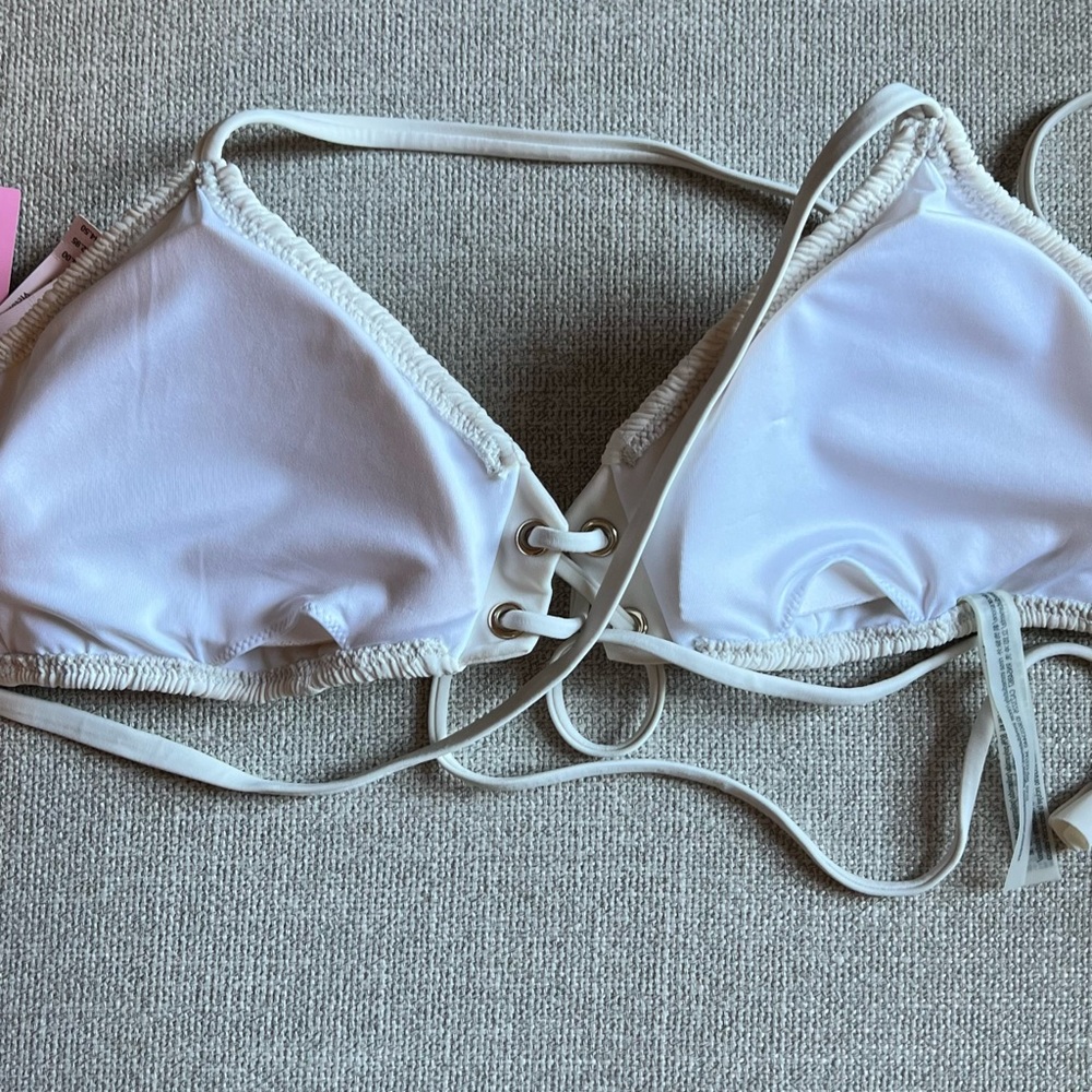 Victoria’s Secret XL Swimsuit top

19 - Picture 7 of 7